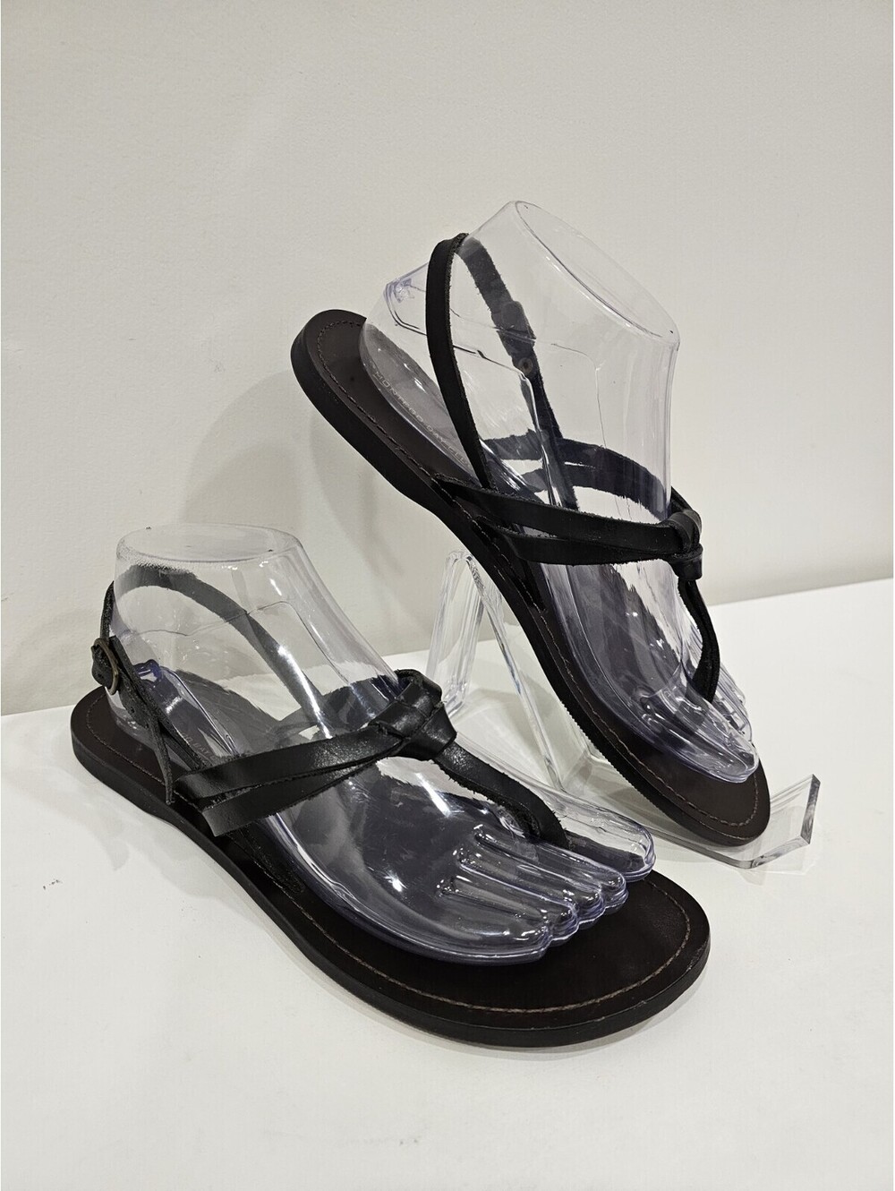 Montego Bay Club Women's Thong Sandals Black Leather Size 7.5